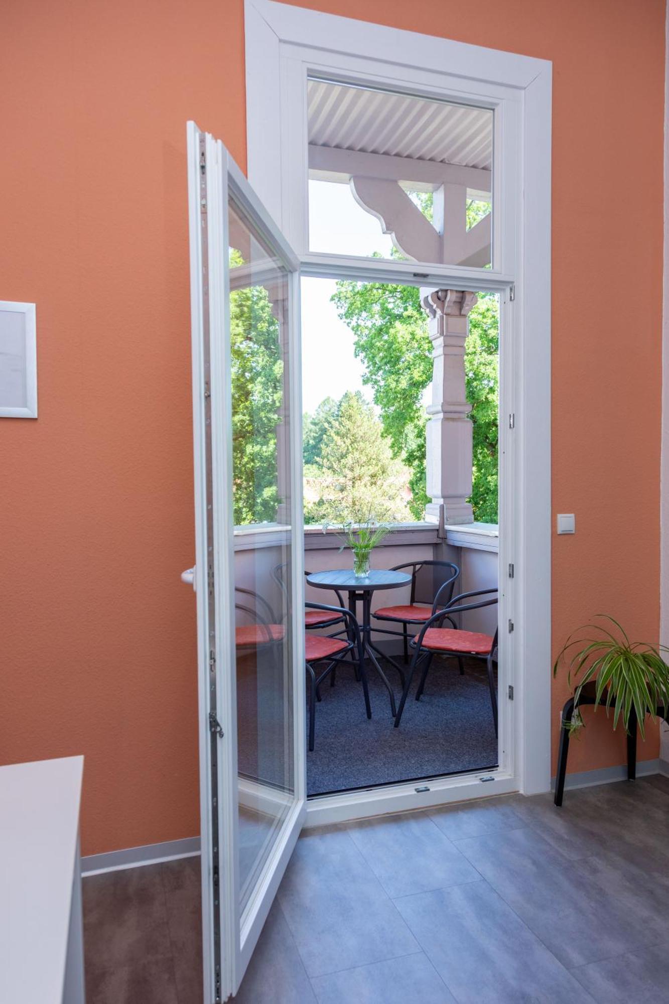 Moderne In Alter * Georgenthal (Thuringia)